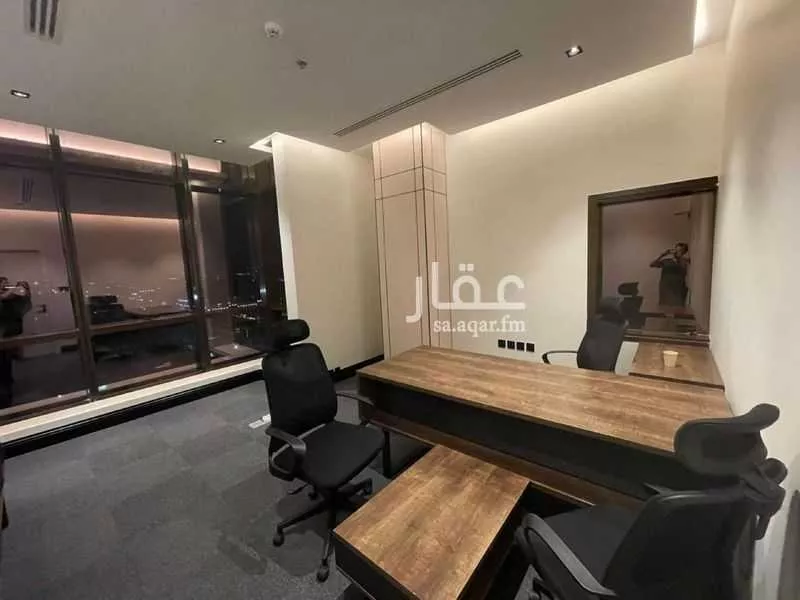 مكتب 200 م² في الملقا 7