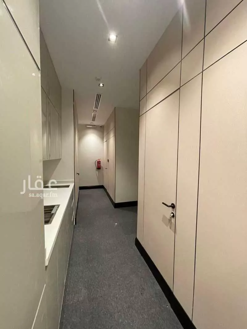 مكتب 200 م² في الملقا 9