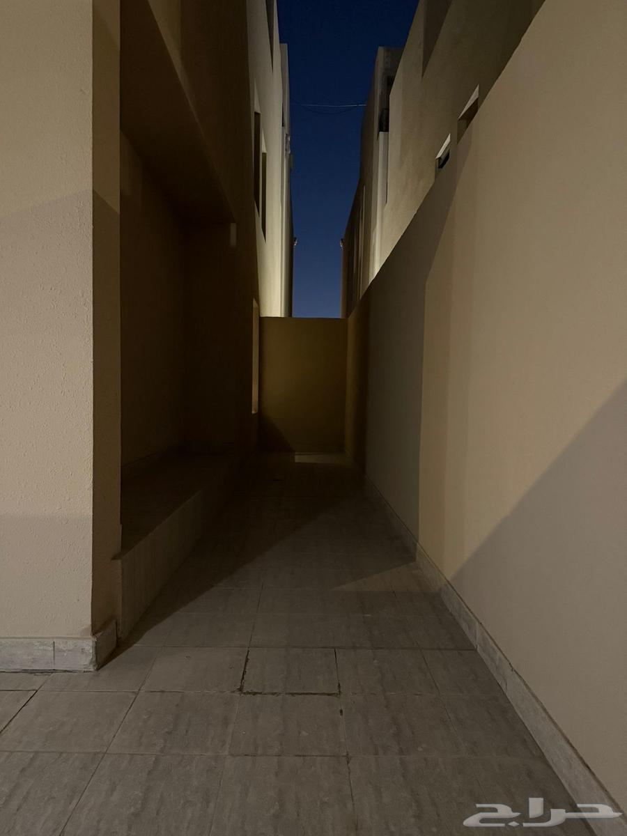 شقة 4 غرف في النرجس 3