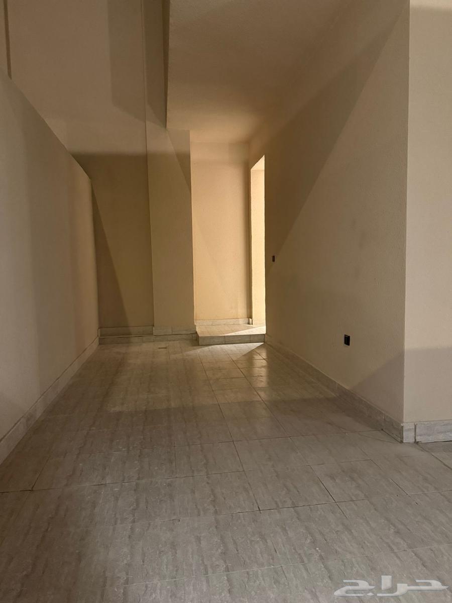 شقة 4 غرف في النرجس 5