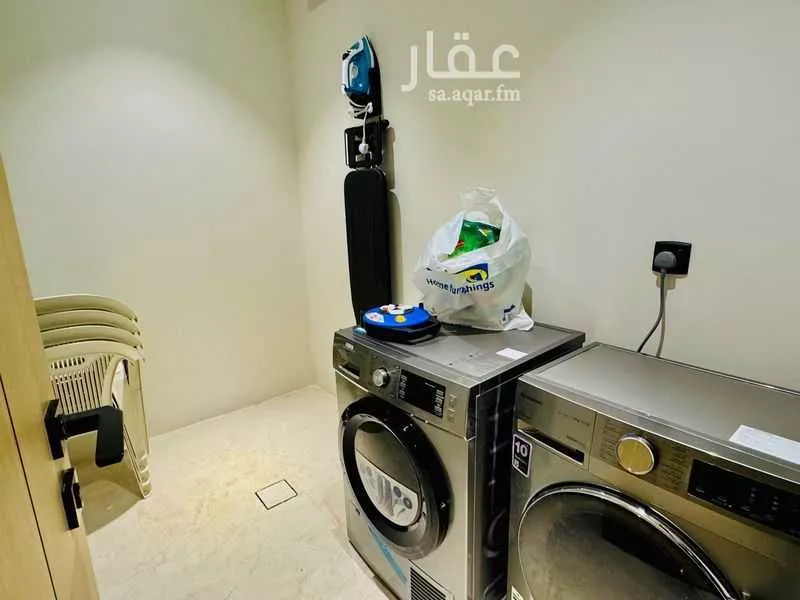 شقة 4 غرف في العارض 4