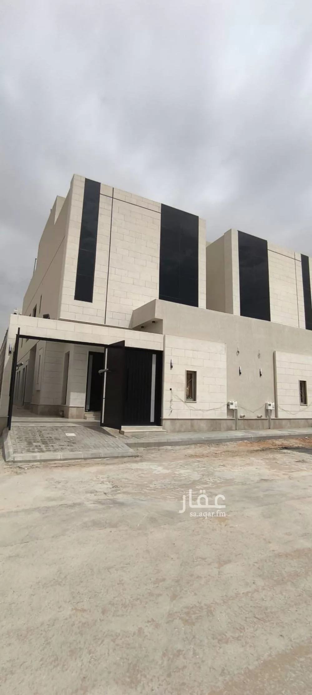 5 bedroom villa in Al Maizilah 1