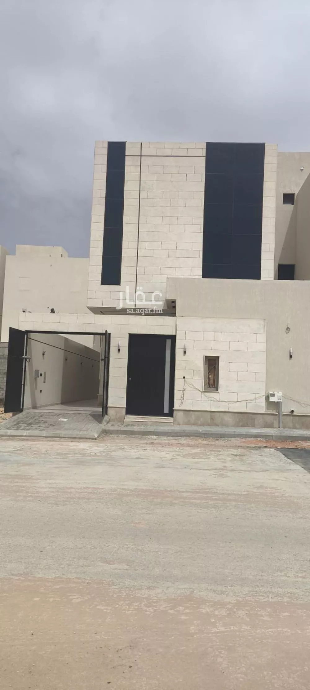 5 bedroom villa in Al Maizilah 11