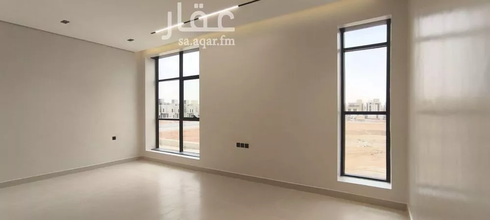 5 bedroom villa in Al Maizilah 4