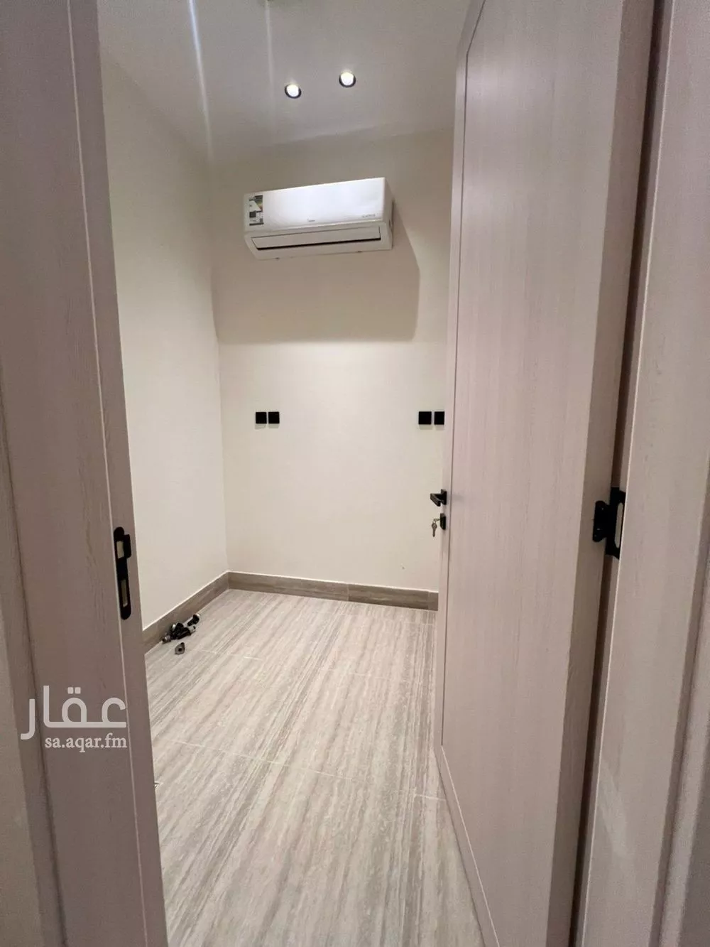 شقة 4 غرف في العارض 2