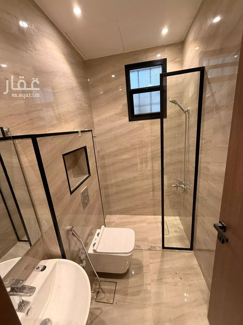فيلا 5 غرف في الرمال 10
