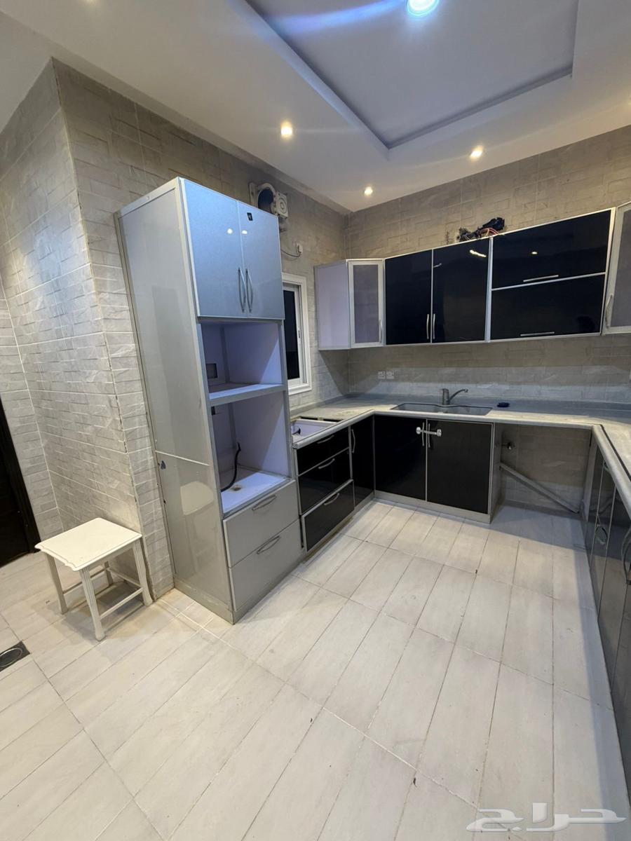 شقة 30 غرف في المنتزة 5