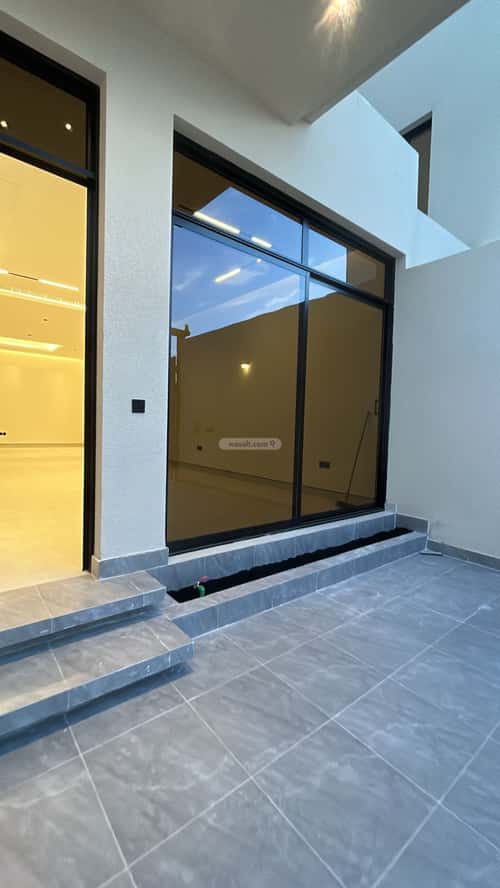 4 bedroom floor in Al Aridh 7