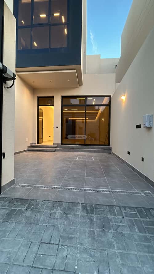 4 bedroom floor in Al Aridh 8