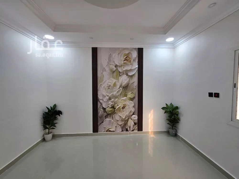 شقة 5 غرف في ضاحية الملك فهد 2