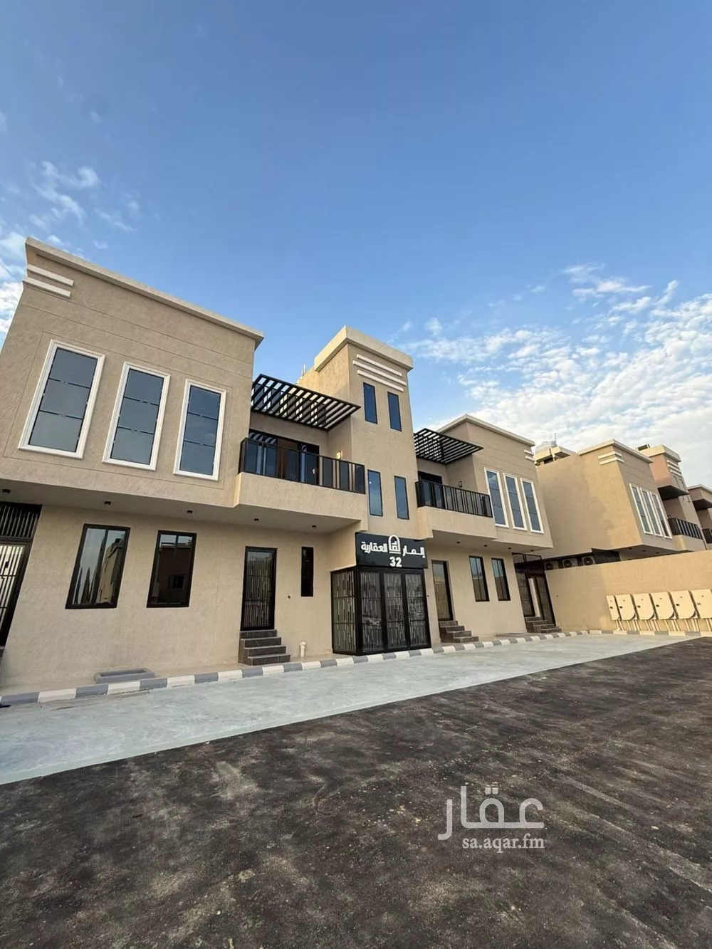 5 bedroom apartment in Al Manar 1