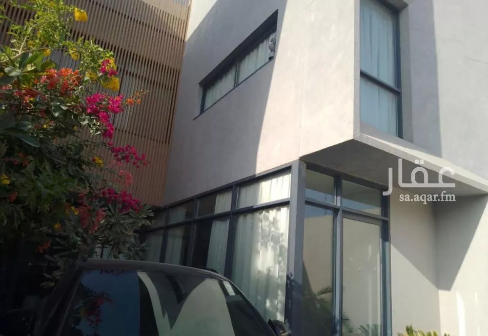 فيلا 4 غرف في العارض 3