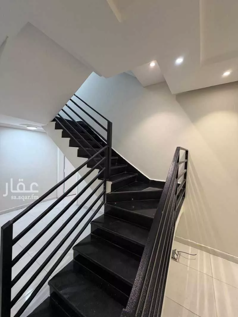 6 bedroom apartment in Al Gharra 1