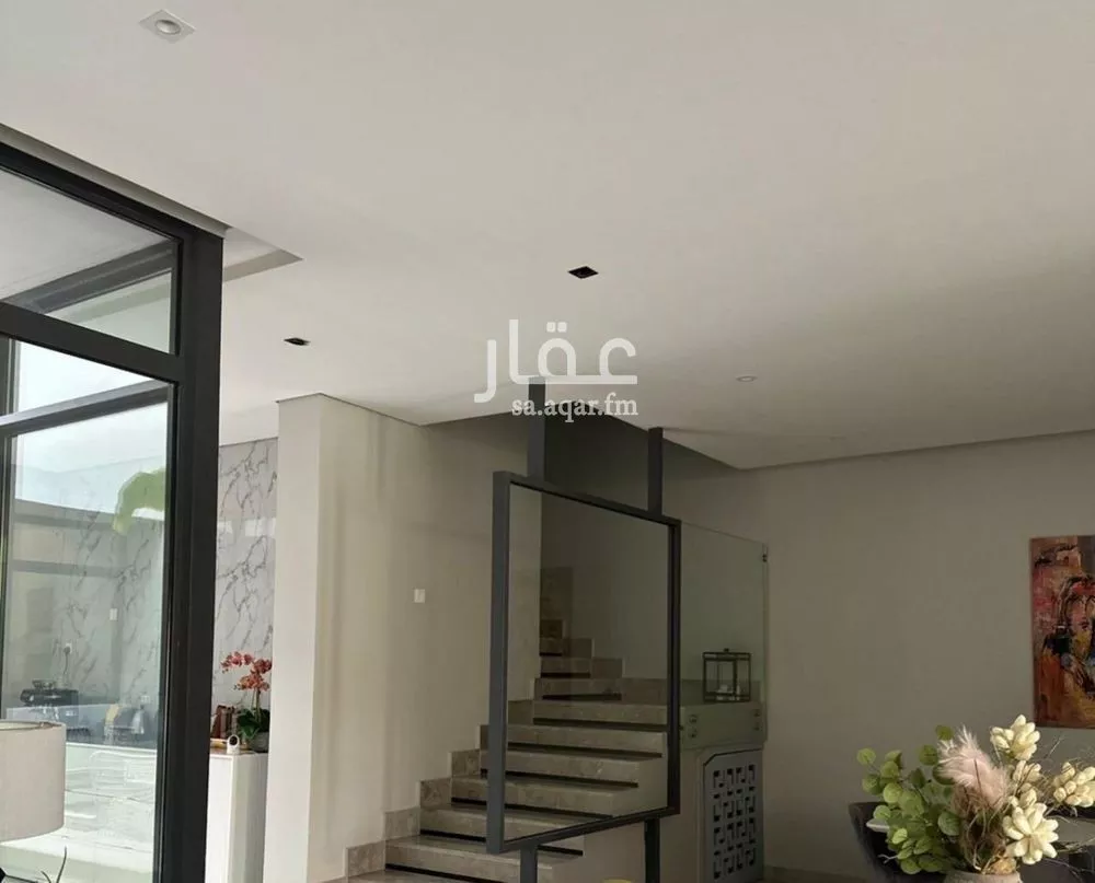 فيلا 4 غرف في العارض 5