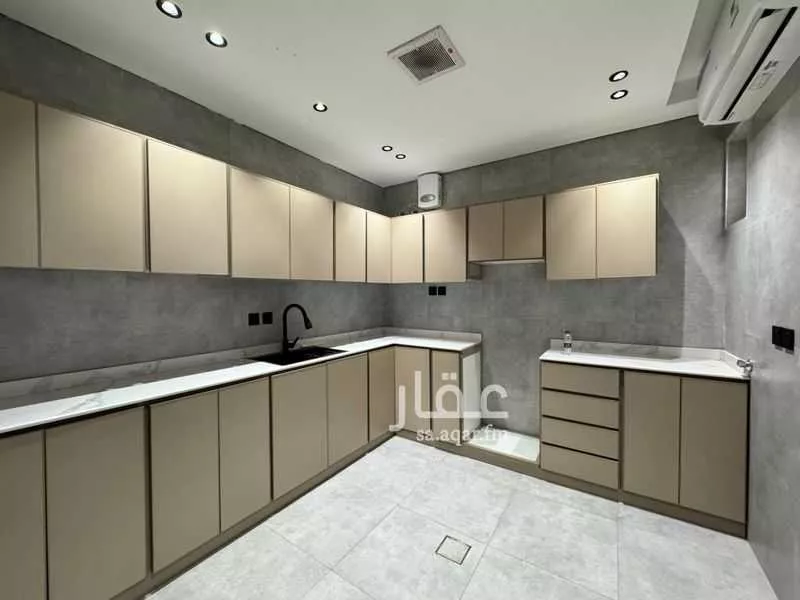 3 bedroom apartment in Al Aqiq 5