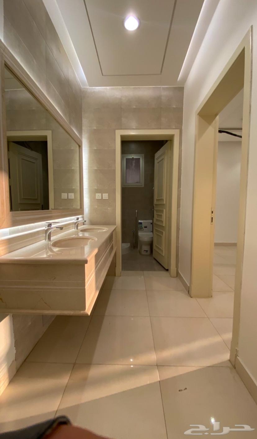 شقة 5 غرف في الملك فهد 3