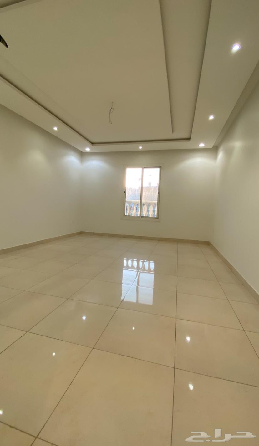 شقة 5 غرف في الملك فهد 5