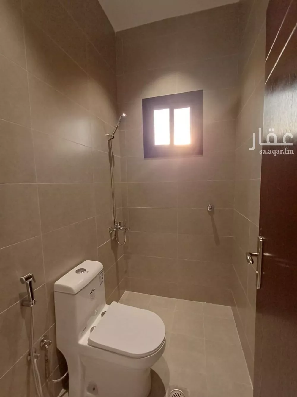 فيلا 7 غرف في الفروسية 1