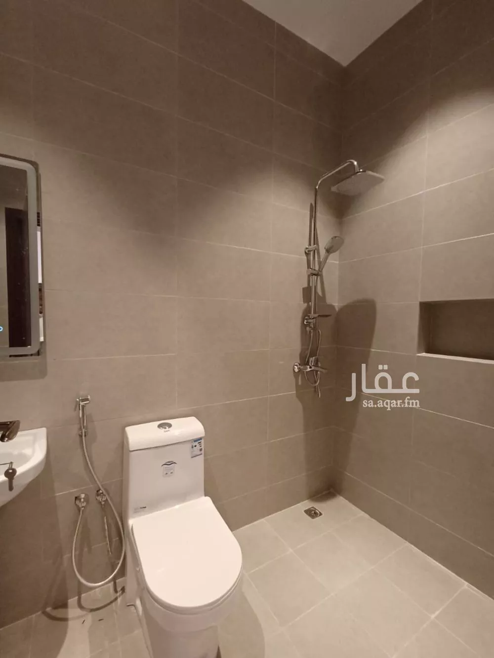 فيلا 7 غرف في الفروسية 3