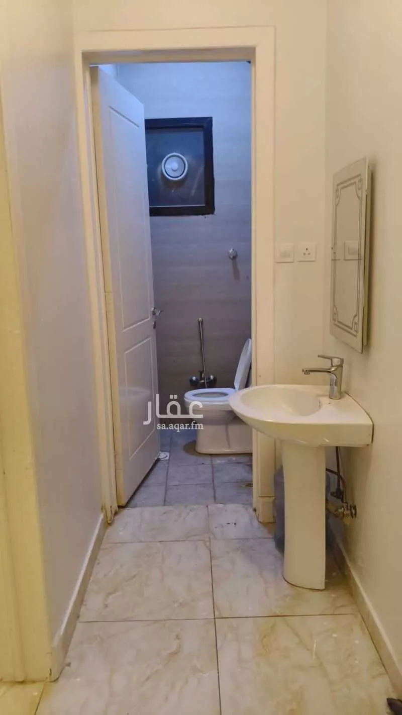 3 bedroom apartment in Al Yarmouk 6