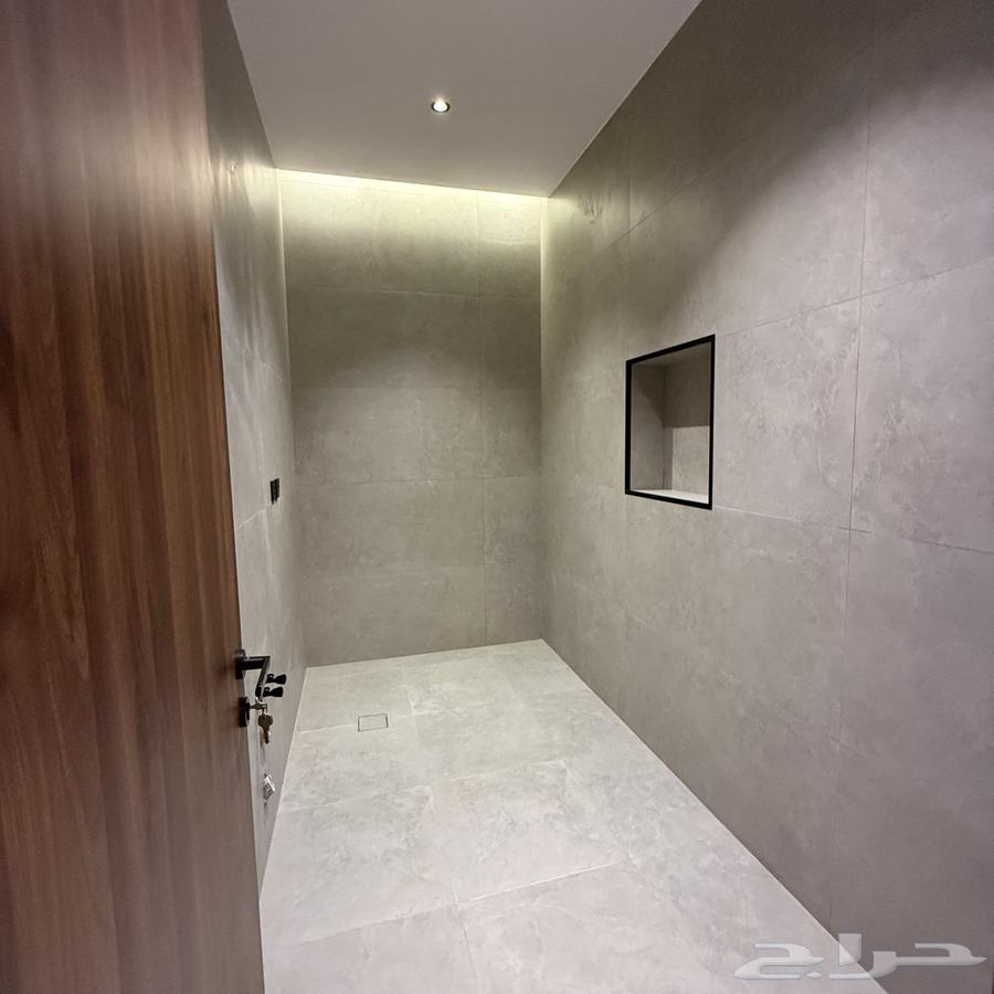 شقة 6 غرف في ولي العهد 3