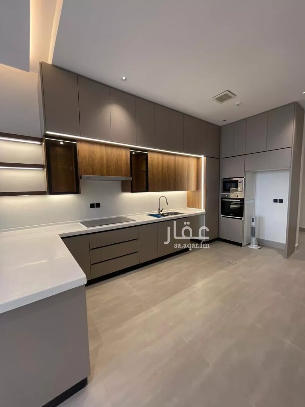 3 bedroom apartment in Al Yasmin 8