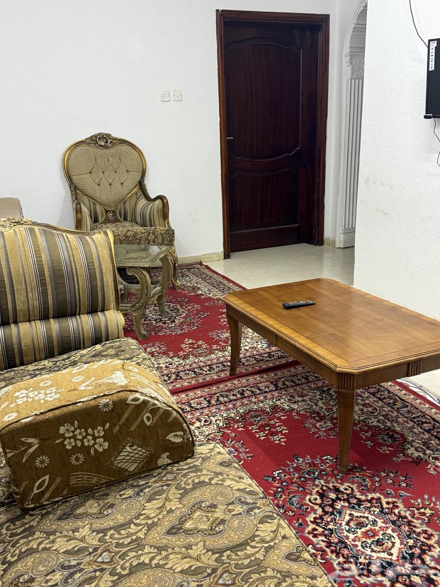 شقة 25 غرف في سكة الحديد 5