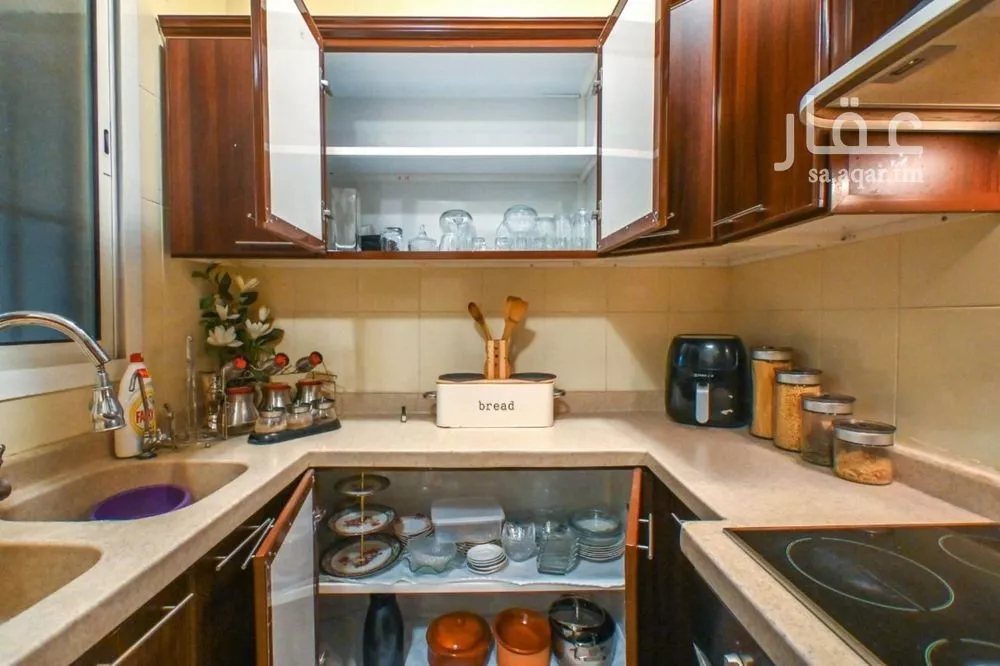 3 bedroom apartment in Al Malqa 12