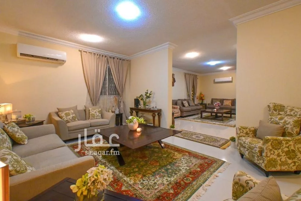3 bedroom apartment in Al Malqa 15
