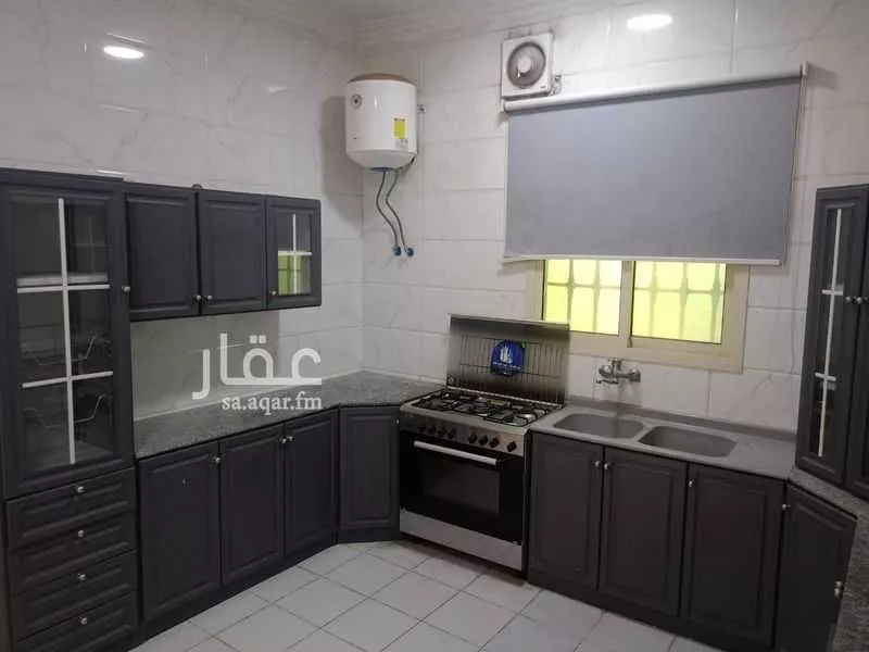 3 bedroom floor in Al Munsiyah 4
