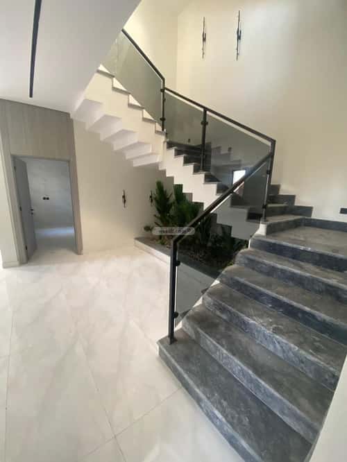 8 bedroom villa in Al Quraniyah 9