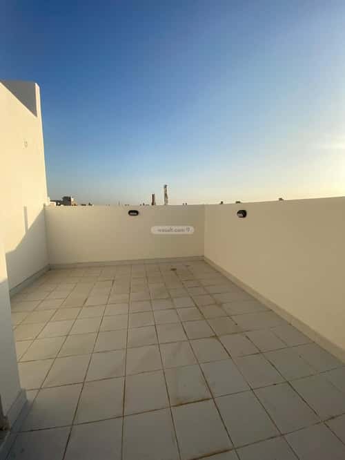 فيلا 8 غرف في القرينية 3