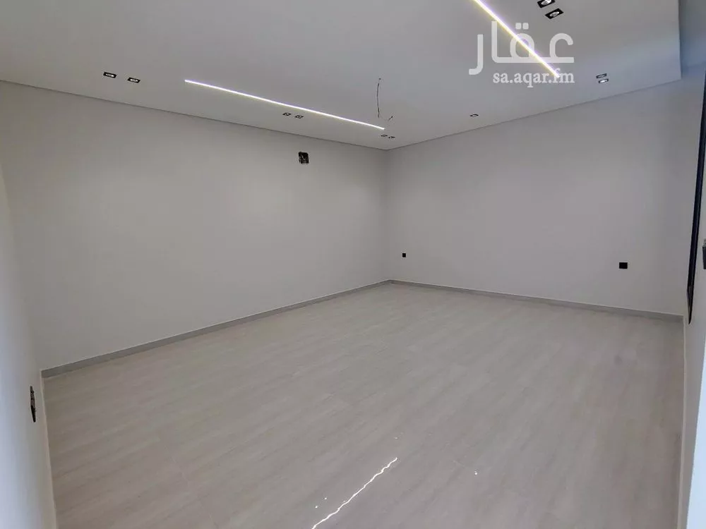 6 bedroom villa in As Sawari 5