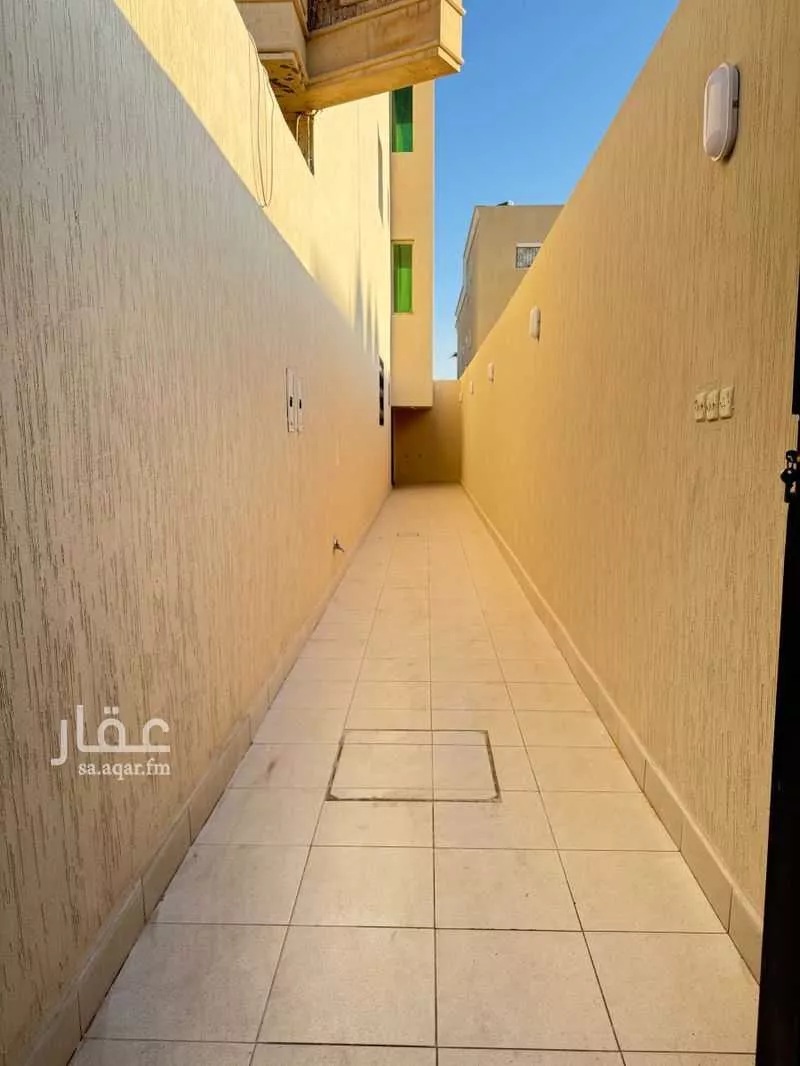 4 bedroom floor in Al Aridh 2