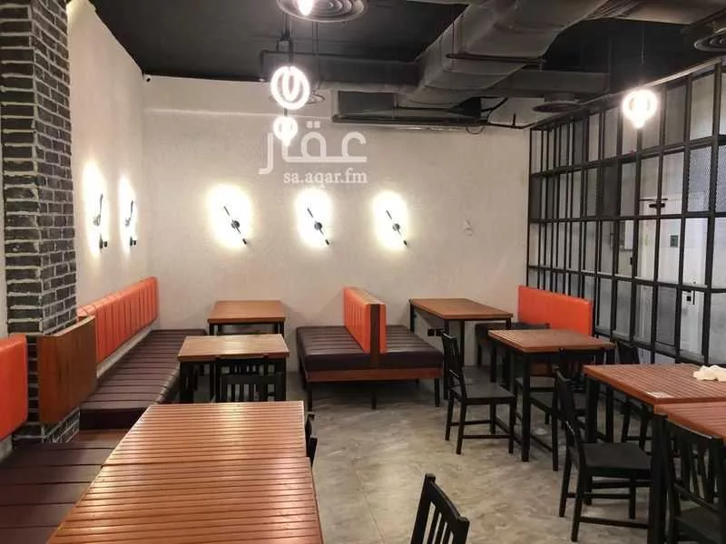 محل 240 م² في مهزور 4