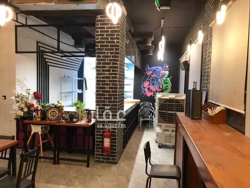 محل 240 م² في مهزور 5