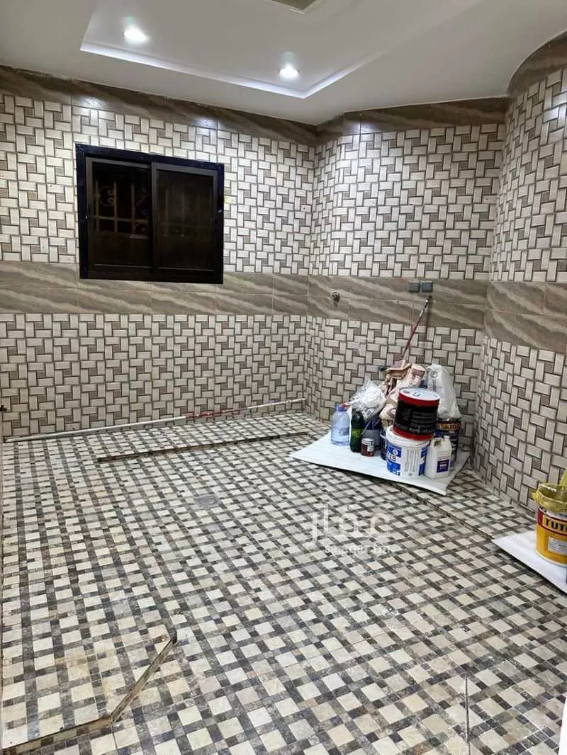 4 bedroom floor in Badr 8