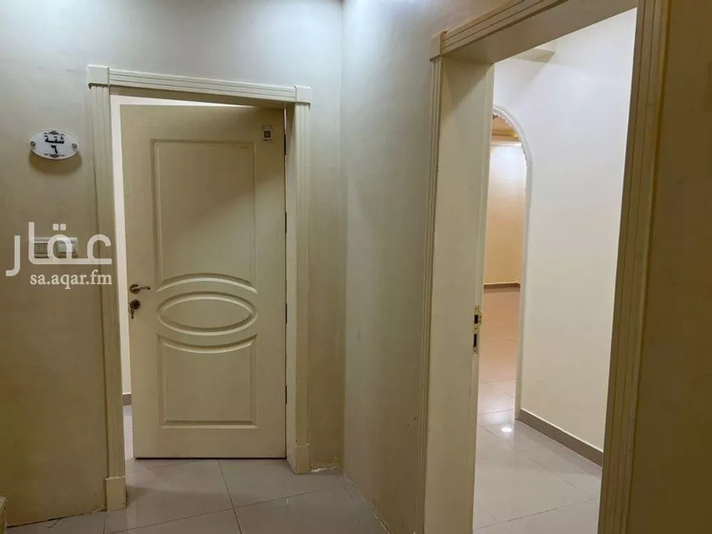 شقة 3 غرف في الحمرا 2