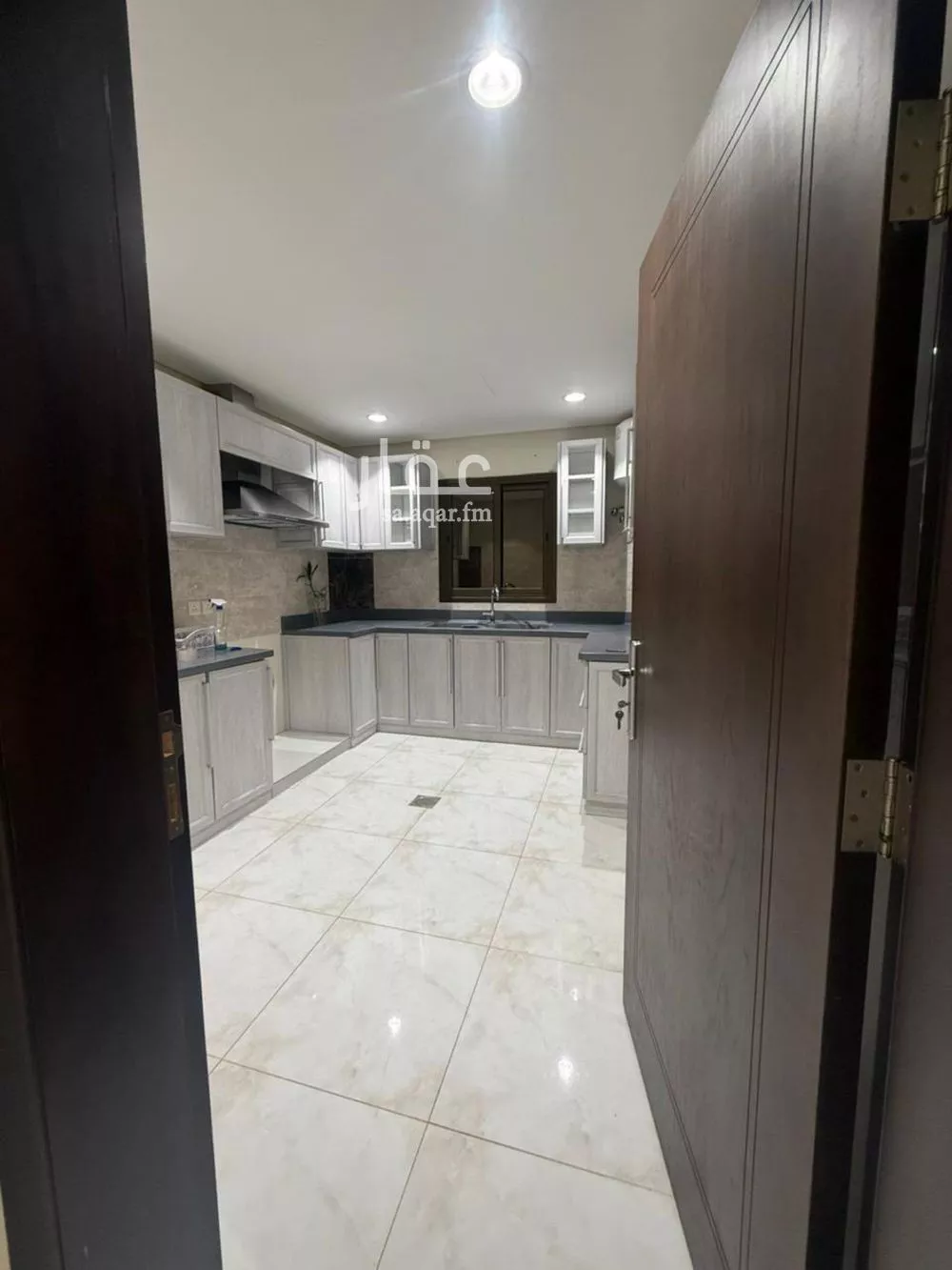 2 bedroom apartment in Al Hamra, Eastern Province 11