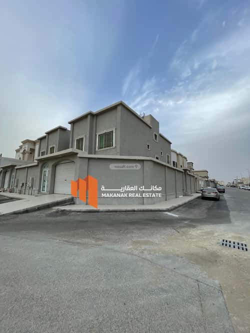 فيلا 4 غرف في ضاحية الملك فهد 2