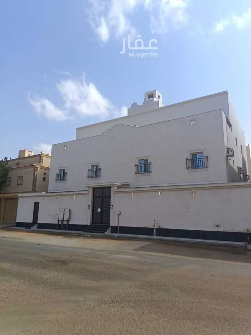 625 sqm building in Al Falah 1