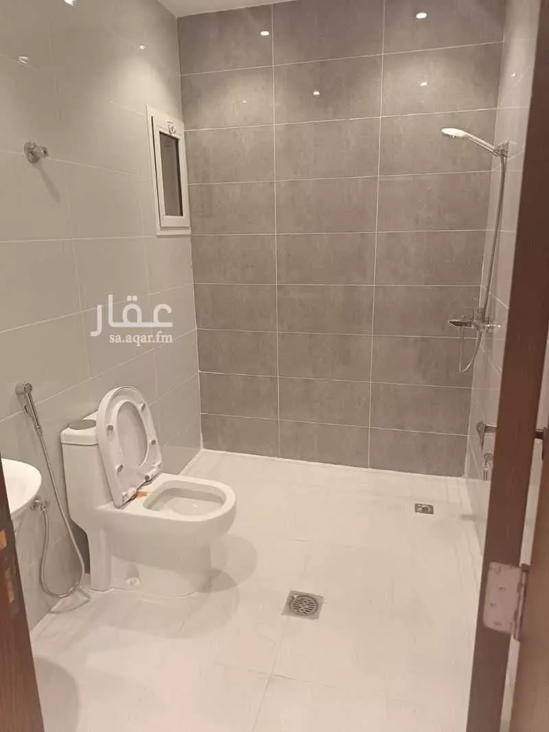 عقار 26 غرف في الفلاح، جدة 9