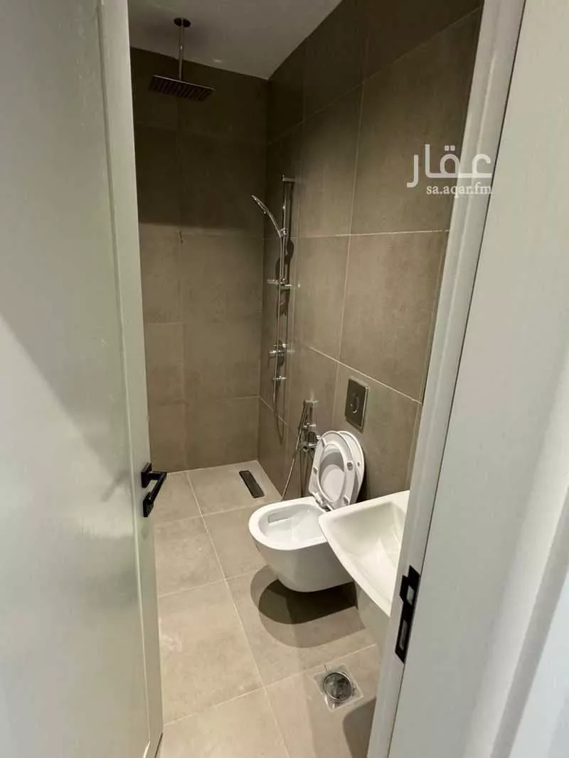 4 bedroom apartment in Al Malqa 21