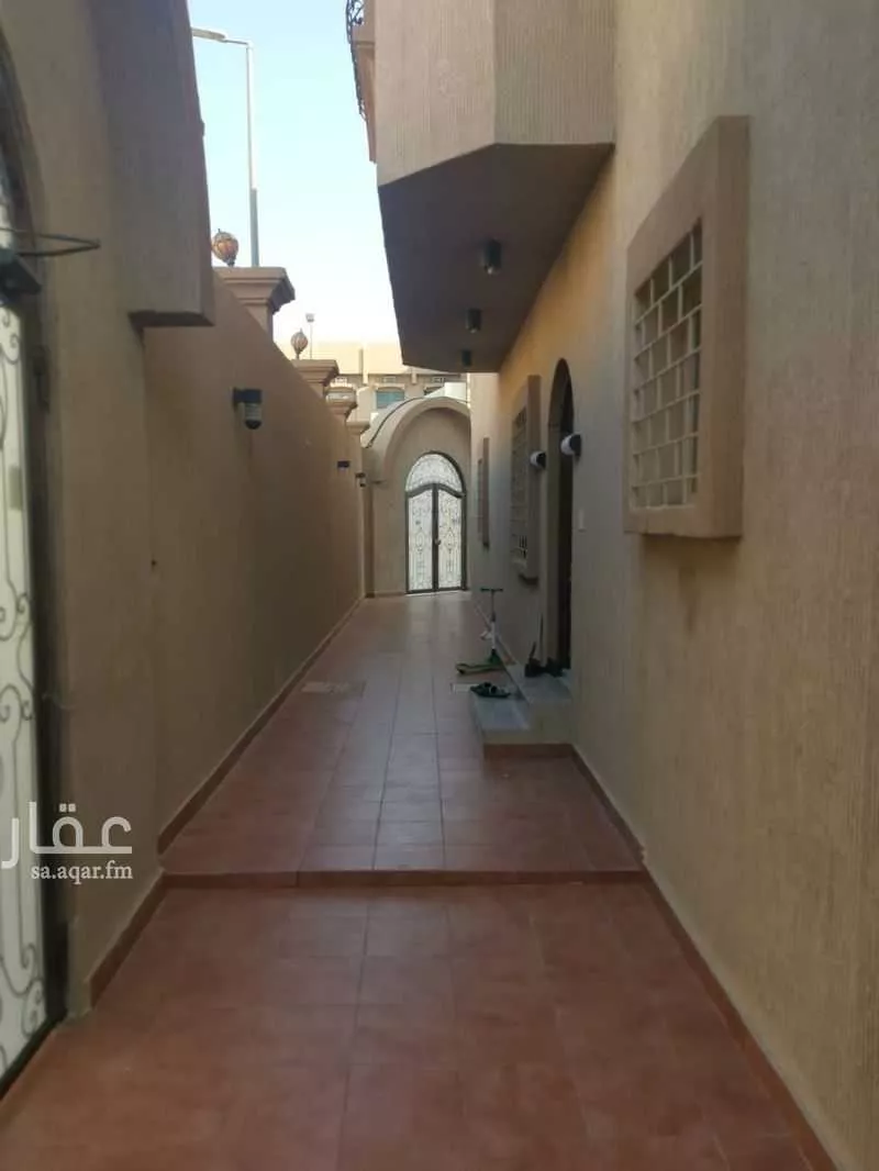 عمارة 613 م² في الإتصالات 9