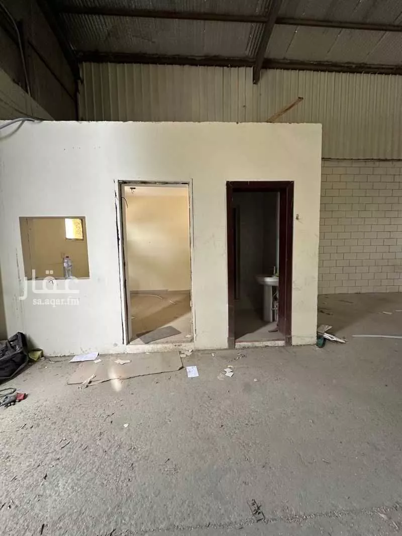 مستودع 812 م² في الرابية 5
