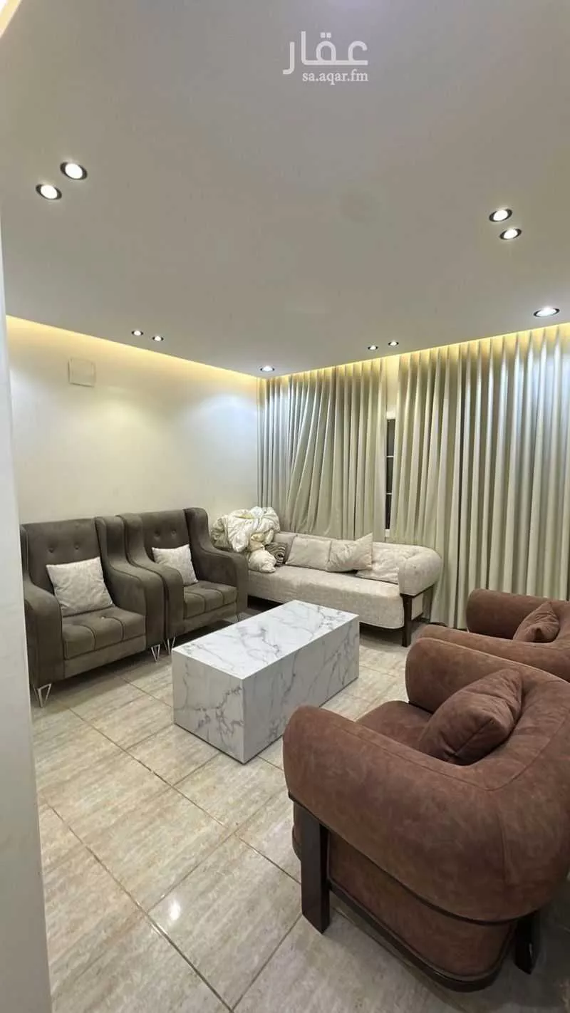 5 bedroom villa in Riyadh 9