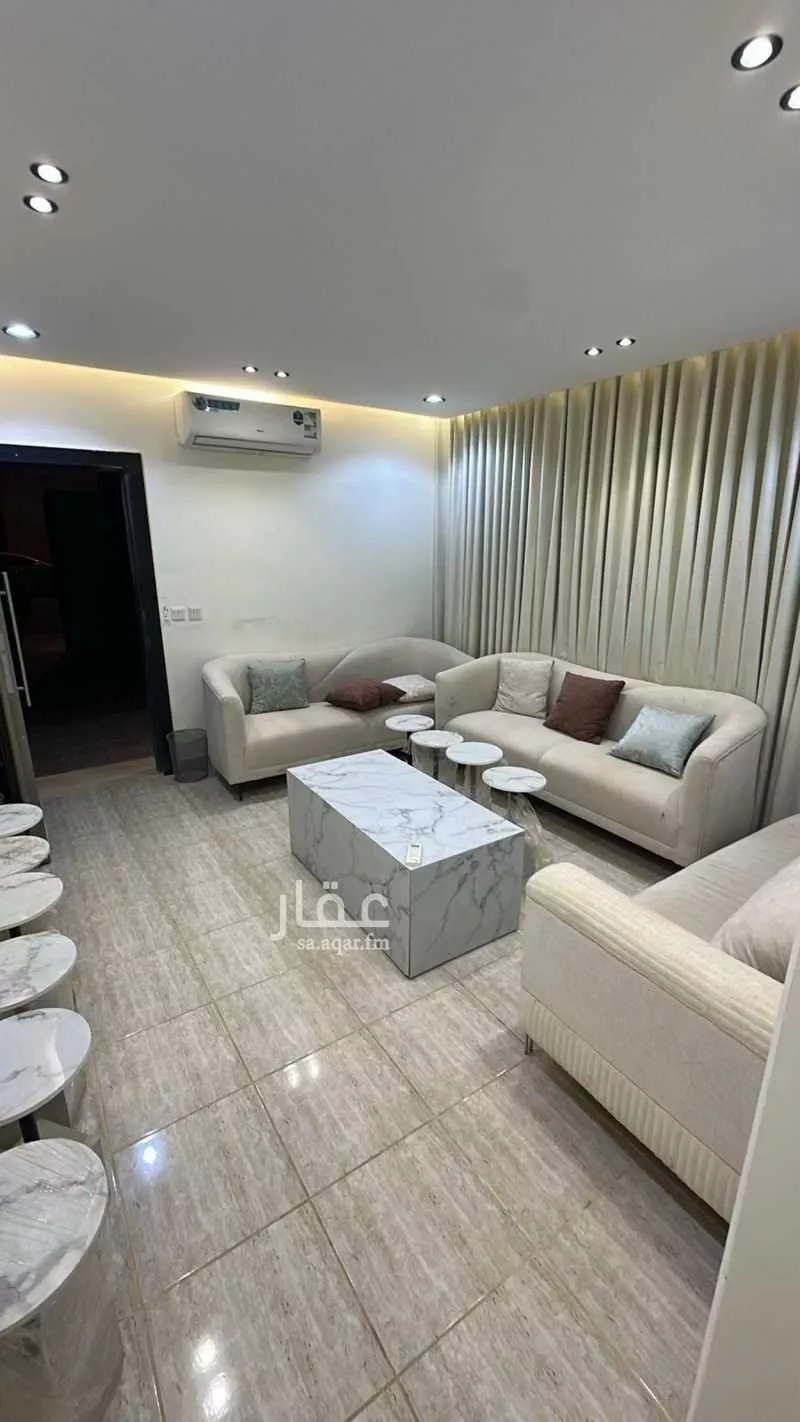 5 bedroom villa in Riyadh 10