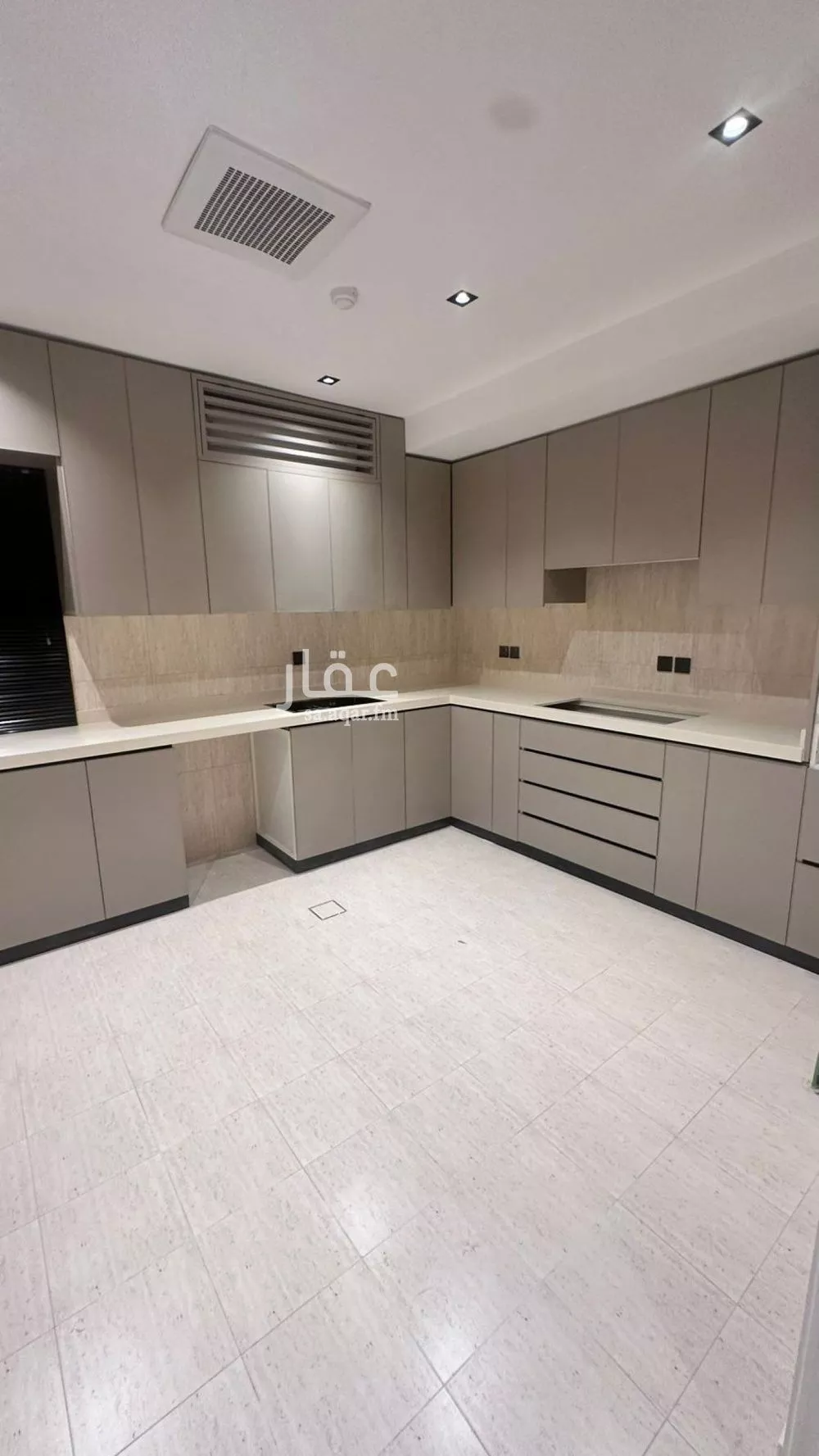 4 bedroom apartment in Al Yasmin 10