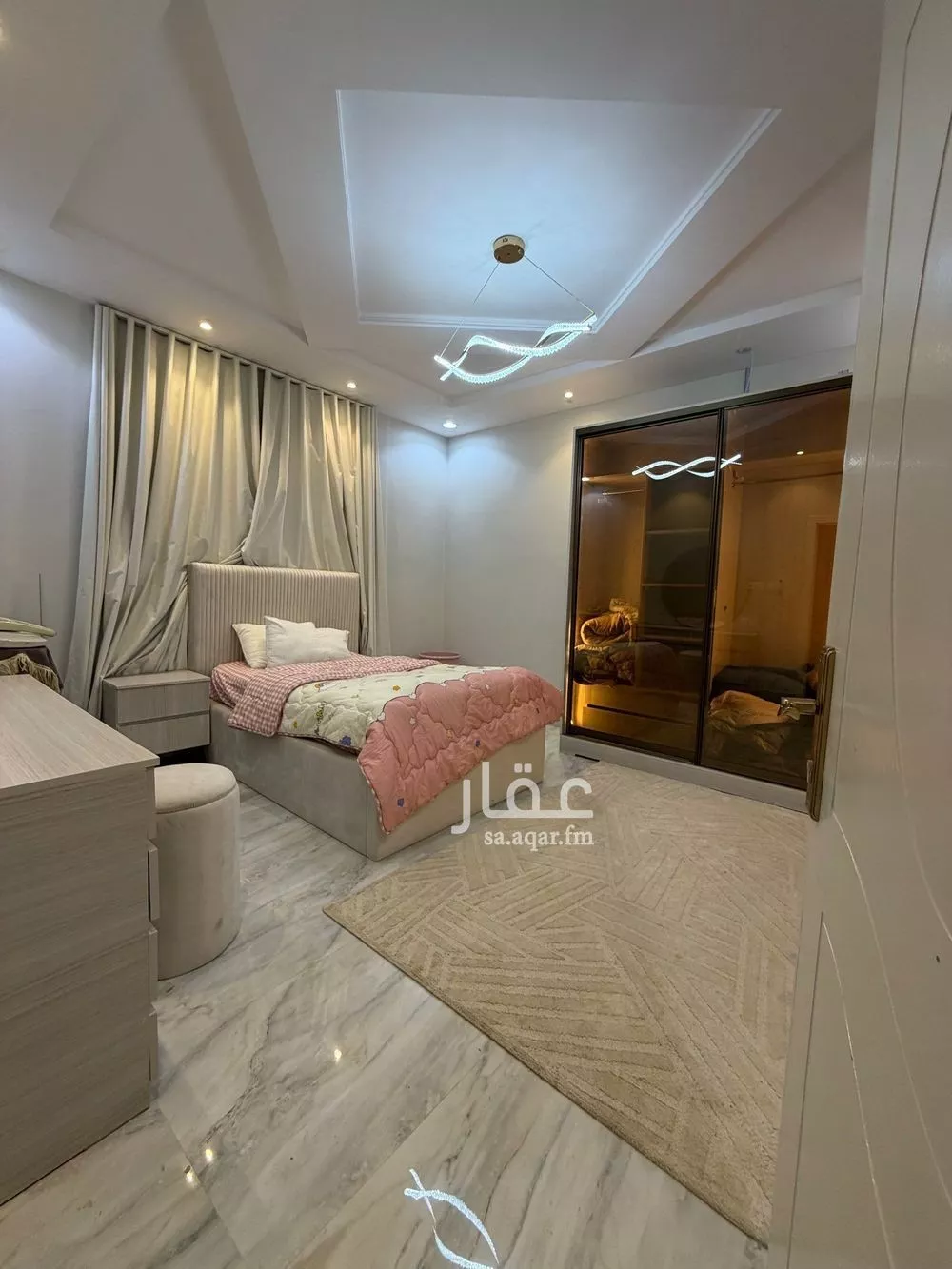 فيلا 8 غرف في طويق 22
