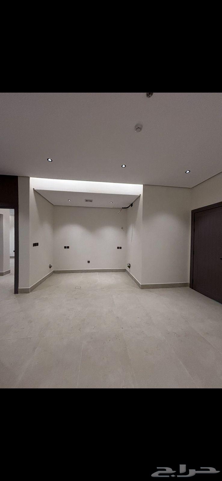 3 bedroom apartment in Al Hamra, Eastern Province 8